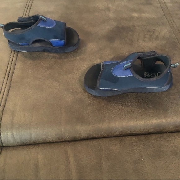 2 for $10 Joe Fresh Blue Sandals Toddler Size 8 - Picture 3 of 5